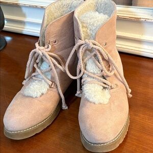JustFab Blush Winter Boots with Faux Fur Size 9